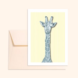 Carte et enveloppe ivoire - Girafe - Illustration dessinée à la main - Impression sur papier épais texturé - Pablo est une fille