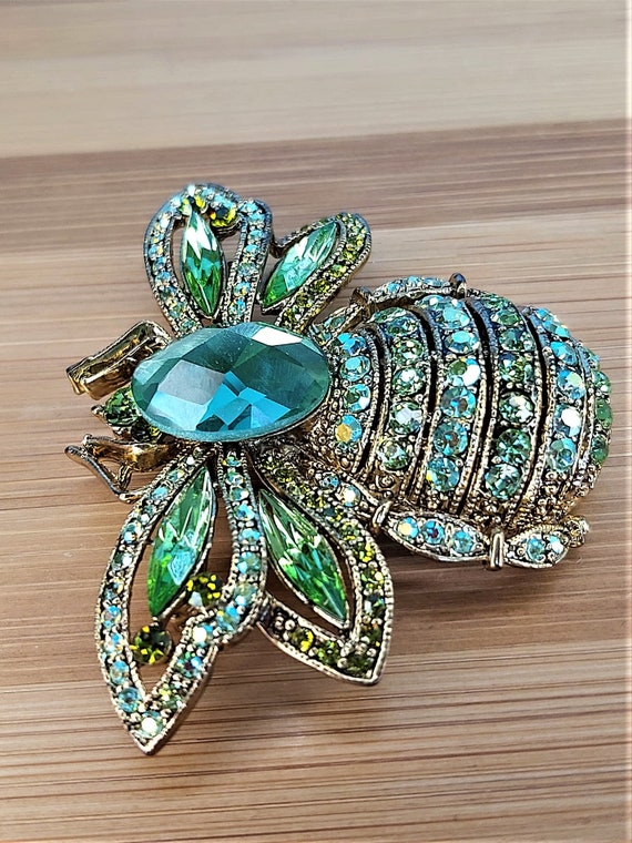 Avant Garde Emerald Beetle Brooch. Butler & Wilso… - image 2