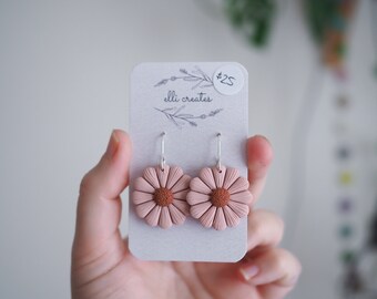 Daisy clay earrings