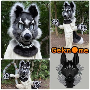Puede incluir: Un disfraz de fursuit de cuerpo completo con una cabeza de lobo gris y negra con orejas grandes, marcas blancas y un collar de cadena plateada. El conjunto incluye guantes de pata a juego con almohadillas negras, una cola larga, una camisa color crema y pantalones.