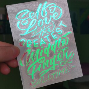 Selbstliebe Vinyl Schriftzug, holografische Aufkleber, handgeschriebene Abziehbilder, personalisierte Geschenke, Wandkunst, inspirierende Phrase, benutzerdefinierte Textetiketten