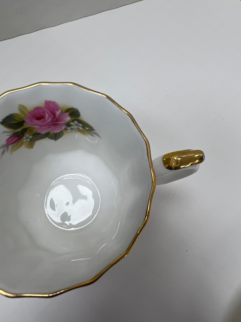 Elizabethan Fine Bone China Cup and Saucer Pink Roses With Gold Trim