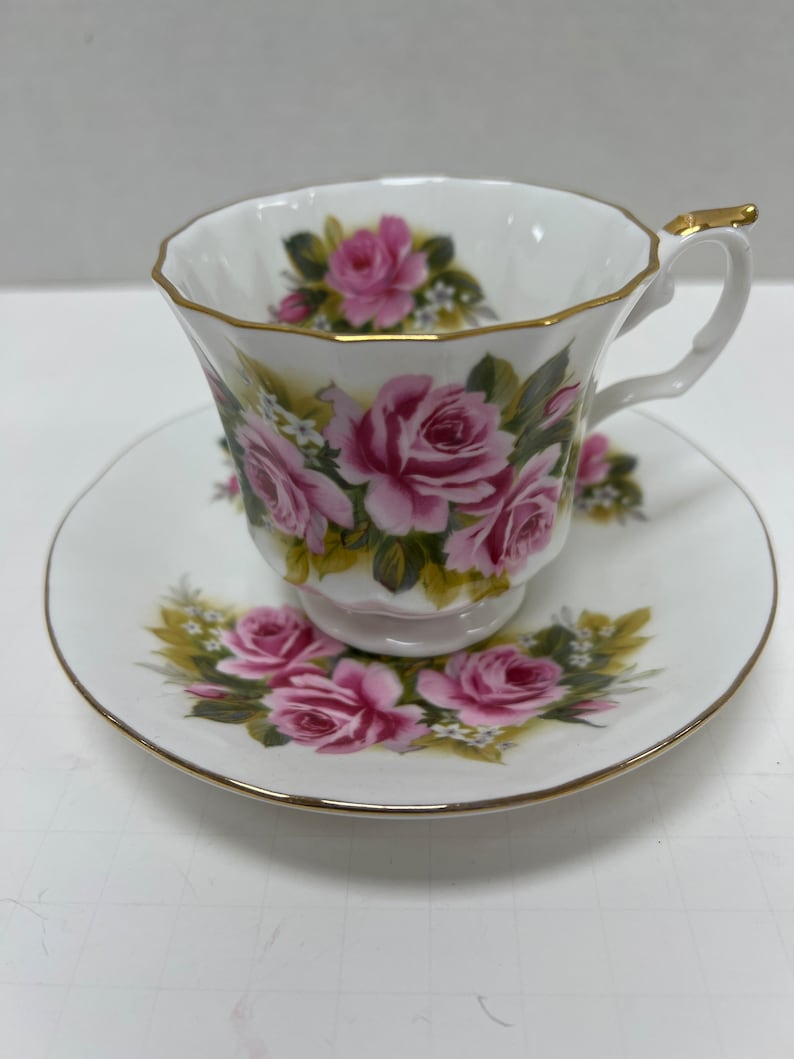 Elizabethan Fine Bone China Cup and Saucer Pink Roses With Gold Trim