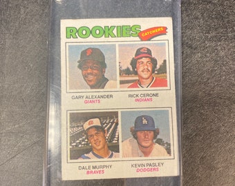 1977 Topps Baseball #476  Rookie Catchers trading card. Protected in plexiglass. Very good condition