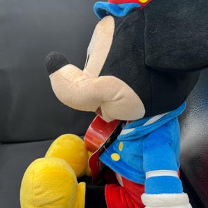 Vintage 2009 Macy's Holiday Sailor Mickey Mouse Plush with Clock – Limited Edition bild 7