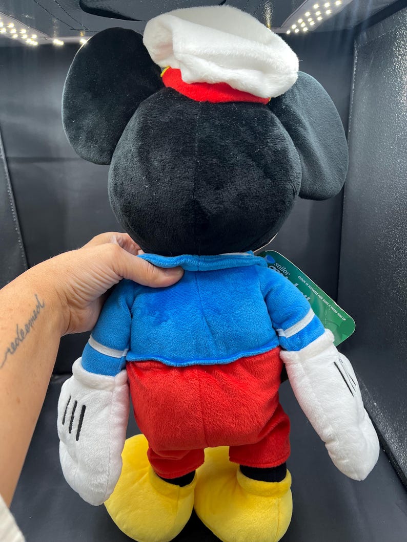 Vintage 2009 Macy's Holiday Sailor Mickey Mouse Plush with Clock – Limited Edition bild 5