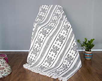 Mudcloth Throw Blankets for Sofas Black & White Hand Loom Hand Block Printed Bed Runner Boho Cotton Fringed Blanket Beach Throw 120x170 Cms