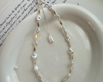 Ras de cou original en perles de Biwa : collier délicat en plaqué or