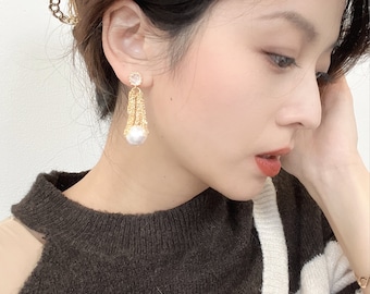 Boucles d'oreilles pendantes baroques Keshi avec perles cascade : plaqué or 14 carats