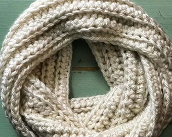 Infinity Scarf, Handmade Scarf, White Winter Scarf, Women's Infinity Scarf, Winter Accessories, White Infinity Scarf, Chunky Infinity Scarf