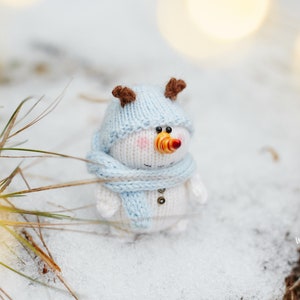 Knitted Snowman Christmas Tree Ornament: Handmade Winter Decor