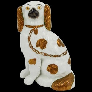 Antieke Georgische Staffordshire aardewerk koperen glans ware flatback mantel Spaniel hond met halsband en ketting