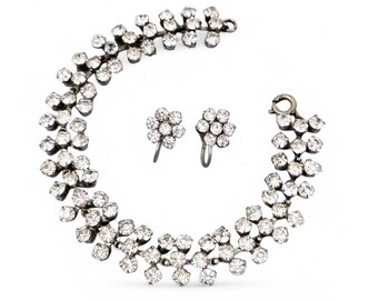 1950s rhinestone jewellery set with triple-row bracelet and daisy cluster earrings, vintage sparkle set with screw backs, 19 cm bracelet