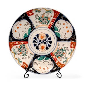 Antique Japanese Yamatoku kiln Saga Prefecture pottery Imari plate / charger, Meiji-Taisho period