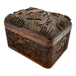 Portasigarette in legno di sandalo intagliato anglo-indiano dell'inizio del XIX secolo, scatola per l'erogazione di cheroot