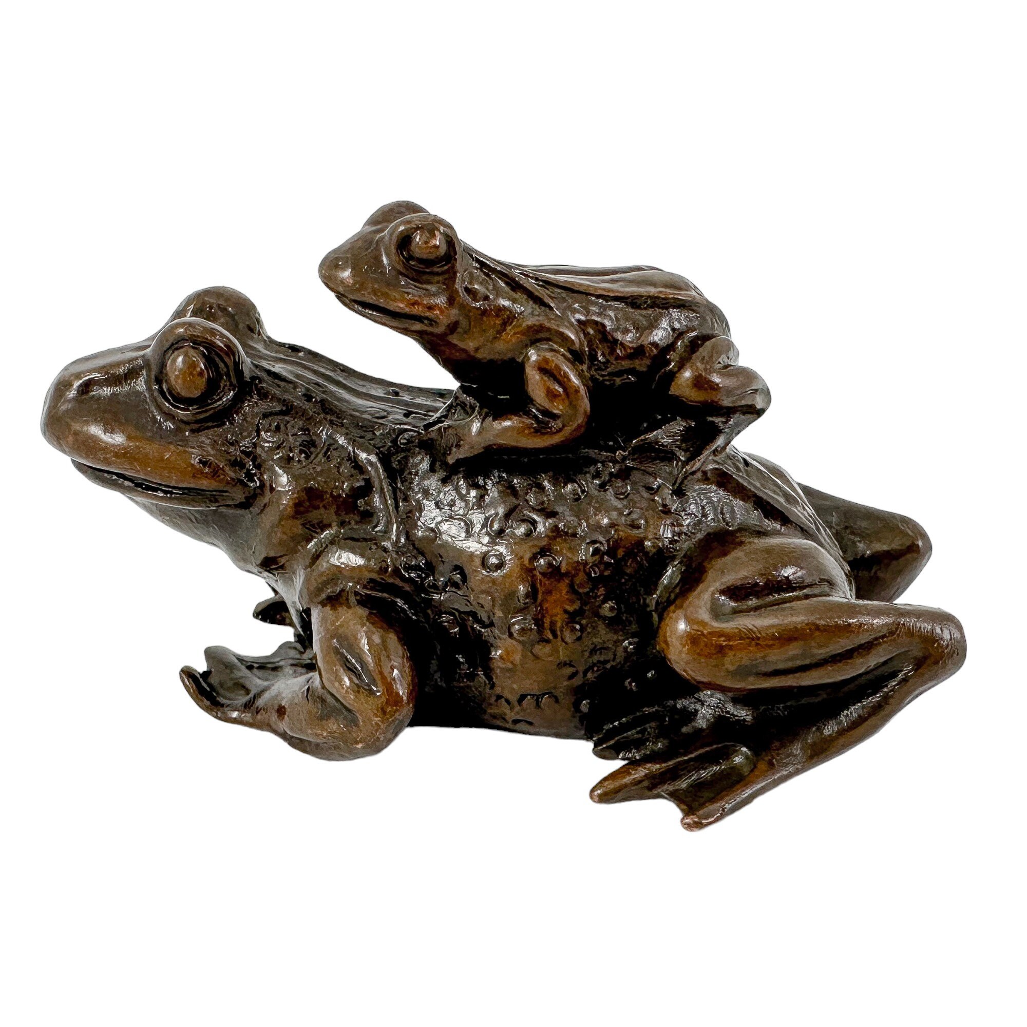 背中に赤ちゃんを乗せた日本の青銅製のカエルの彫刻、20 世紀の動物の