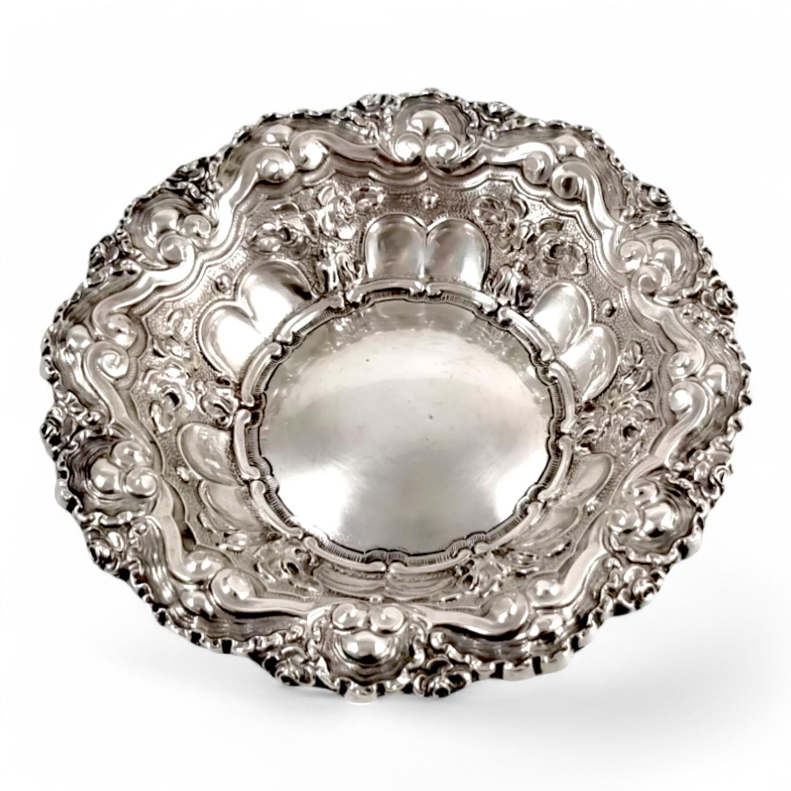 Portuguese 833 solid silver Rococo fruit bowl, repoussé floral scroll design, Porto eagle mark, vintage European silver tableware, 162 g