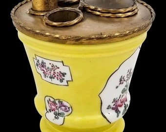Edme Samson Paris porcelain yellow ground inkwell and penholder with gilt bronze top, Chinese export style