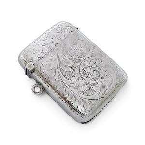 Edwardian sterling silver vesta case engraved with Art Nouveau scrolling foliage, antique tobacciana
