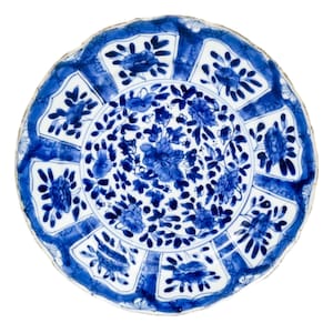 Antique 17th century Qing dynasty Chinese Kangxi blue and white porcelain plate, Artemisia leaf mark