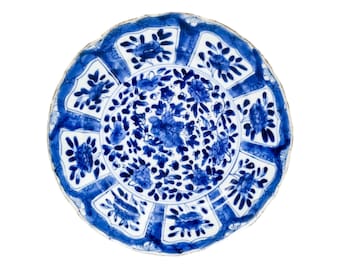 Antique 17th century Qing dynasty Chinese Kangxi blue and white porcelain plate, Artemisia leaf mark