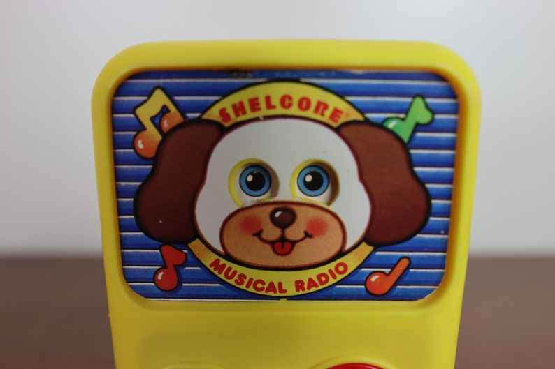 Classic Vintage 1990 Shelcore musical Radio Windup Music Toy Excellent