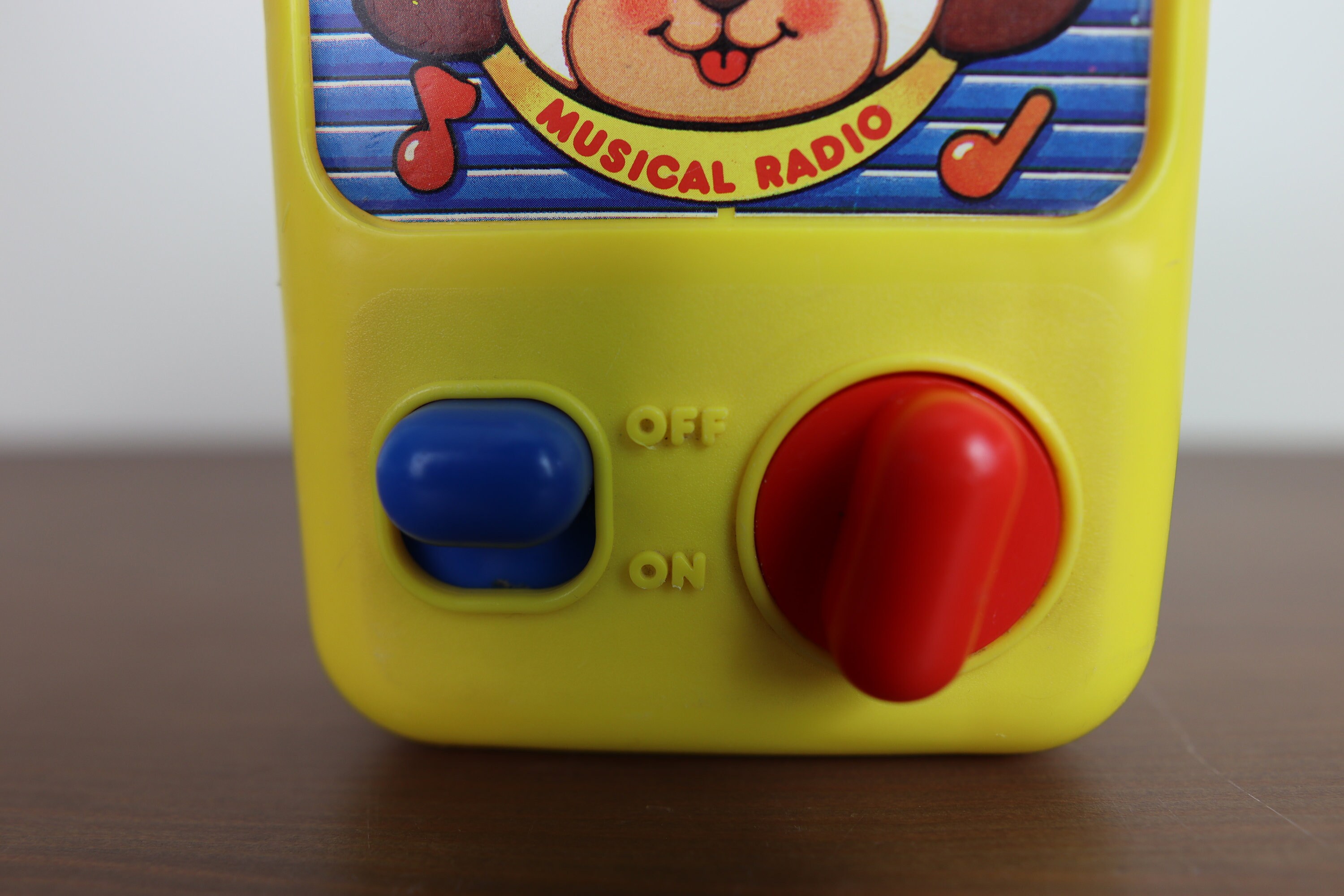 Classic Vintage 1990 Shelcore musical Radio Windup Music Toy Excellent