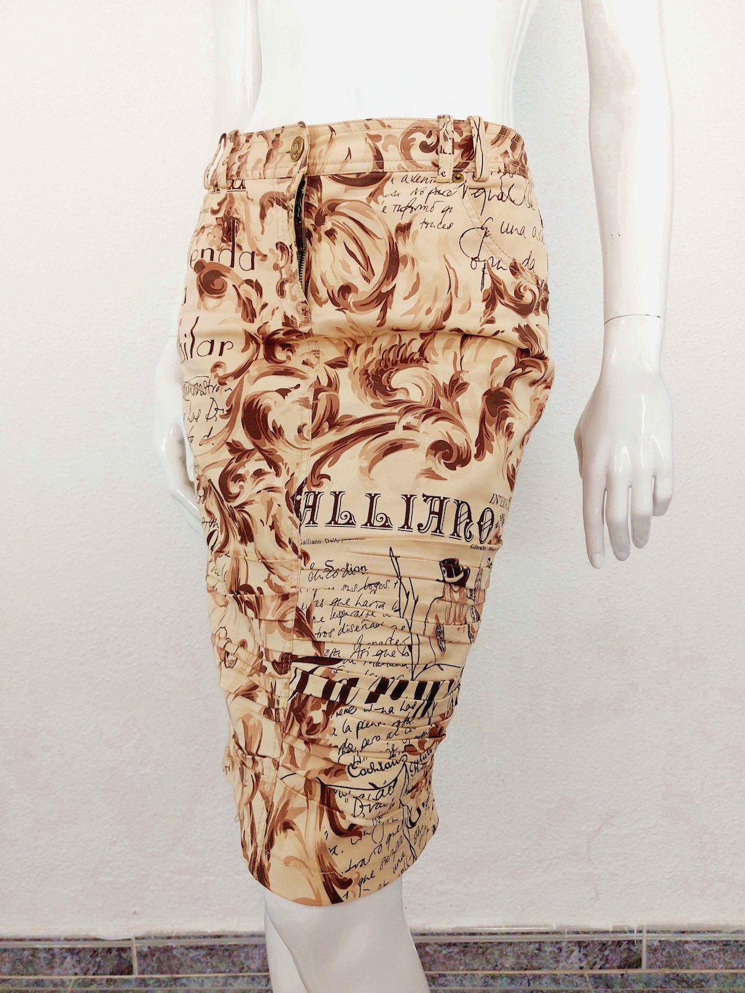 John Galliano ニュースペーパー柄 タイトスカート イタリア製 il_1080xN.7240262634_ix66.jpg