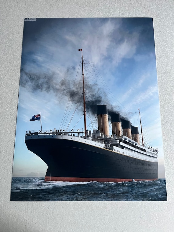 RMSタイタニック号の船尾の眺め アートプリント 12x16 驚くほど見事な
