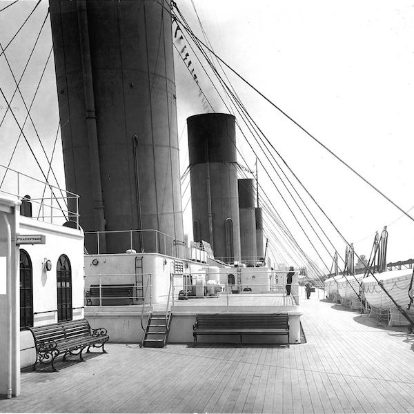 RMS Titanic boat deck, funnels, lifeboats, stunning reprint photograph, Stunning 1912 reprint!