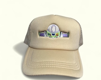 Minimalist Buzz Lightyear Trucker Hat – Embroidered Faceless Disney Toy Story Cap for Adults