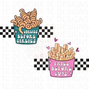 Könnte beinhalten: Zwei Cartoon-Lebensmittelbehälter mit Text. Der erste Behälter ist blaugrün mit dem Text "Curlies Before Girlies". Der zweite Behälter ist rosa mit dem Text "Fries Before Guys". Beide Behälter befinden sich auf einem schwarz-weiß karierten Hintergrund.