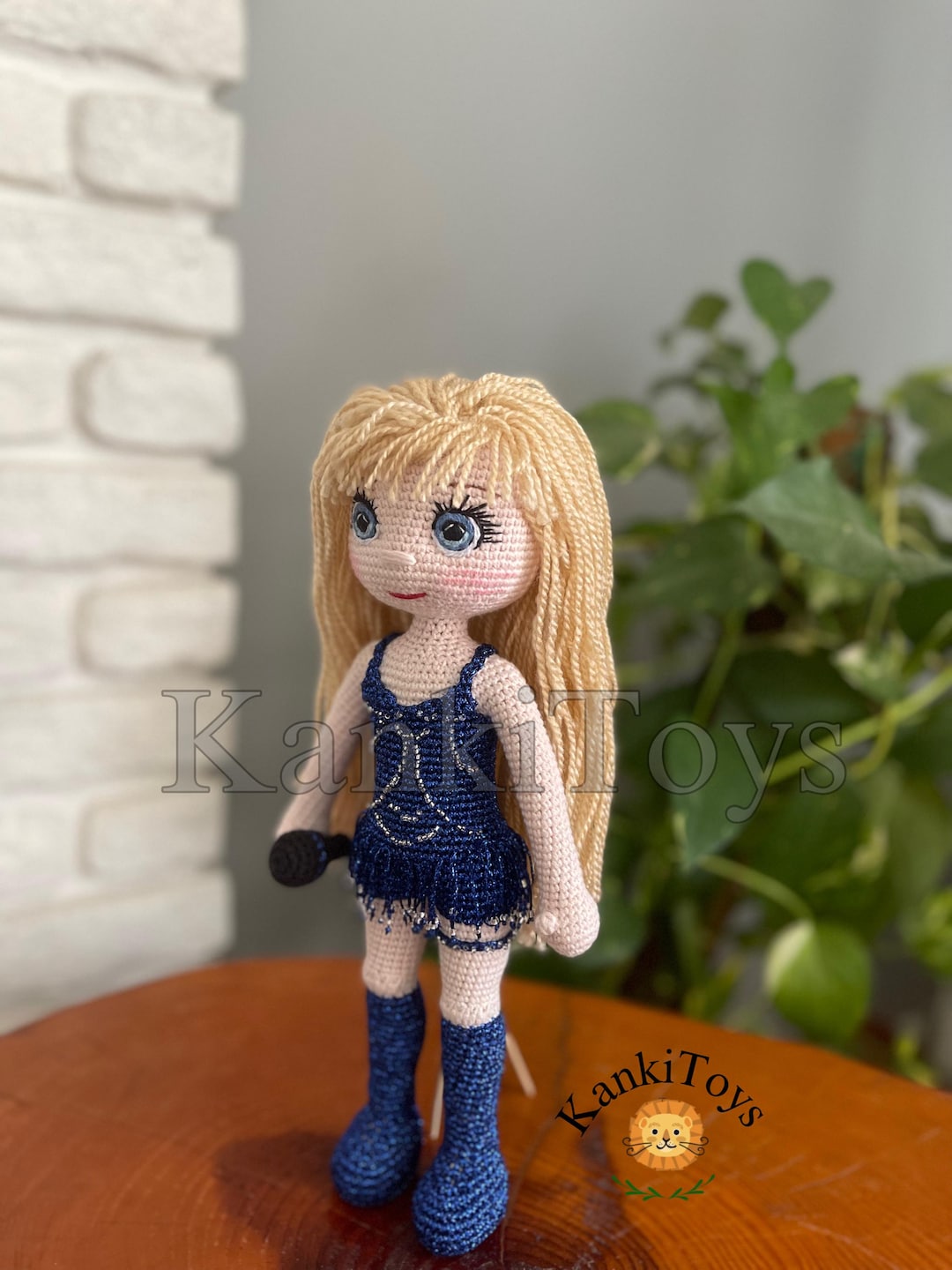 テイラー・スウィフト、あみぐるみ、34 cm。青いドレス。特別な