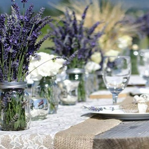 Chemin de table en jute rustique de style maison de campagne en décoration de table en jute et dentelle image 1