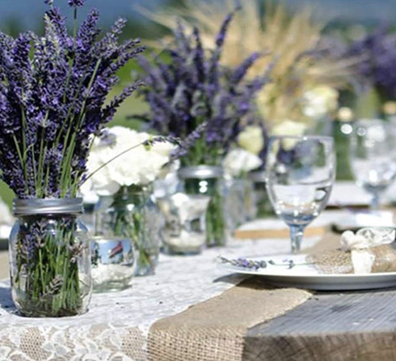 Chemin de table en jute rustique de style maison de campagne en décoration de table en jute et dentelle image 1