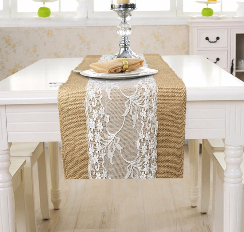 Chemin de table en jute rustique de style maison de campagne en décoration de table en jute et dentelle image 5