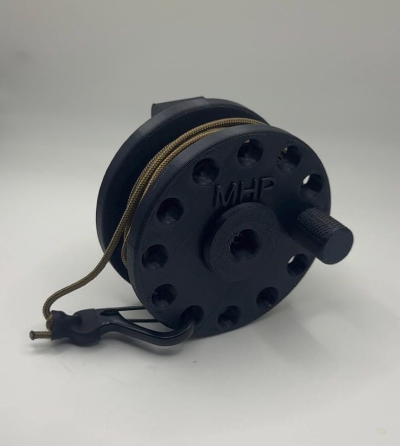 Mobile Bow Hoist: Efficient Hunting Gear image 1