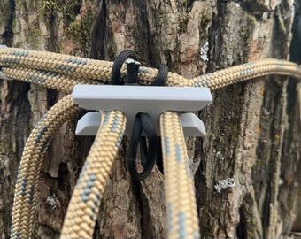 Double Sided Tether Cincher: Tree Saddle Hunting Accessory