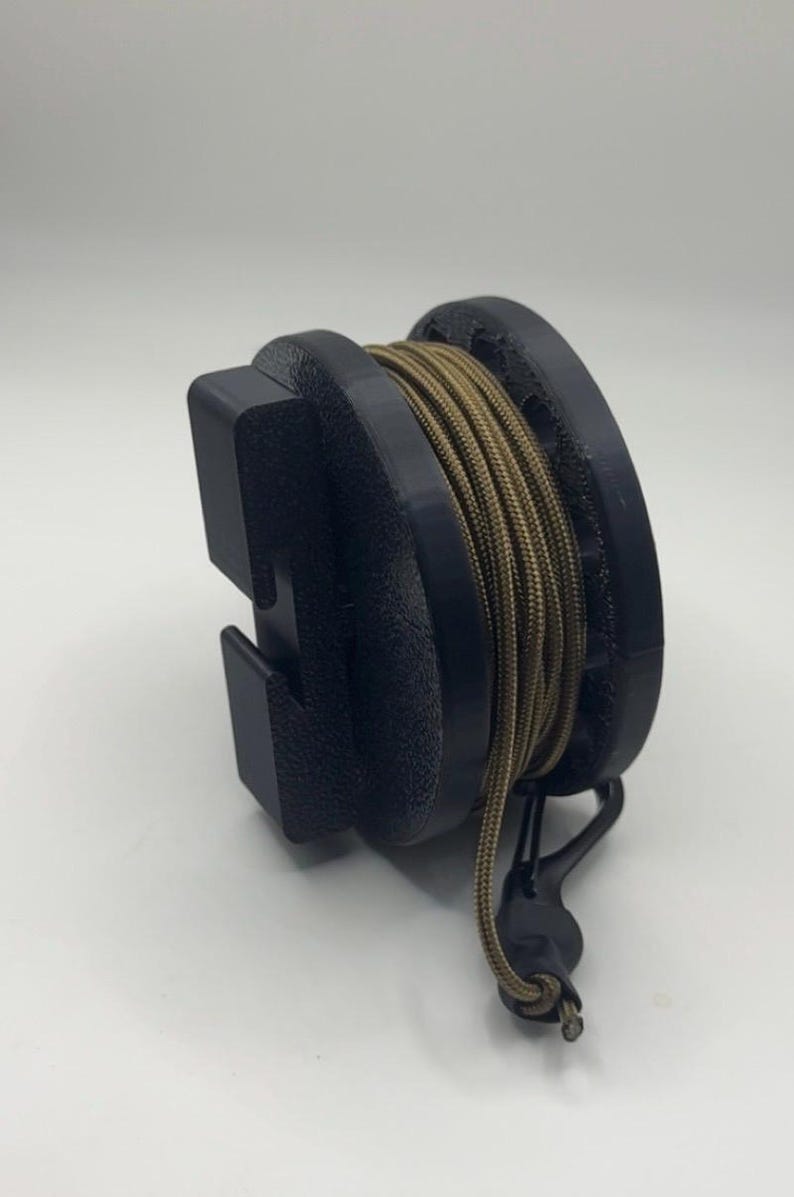 Mobile Bow Hoist: Efficient Hunting Gear image 2