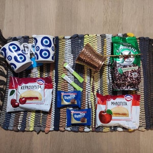 Grieks cadeau kalimera koffietijd! Griekse koffiepot voor twee, koffiekopjes, taarten, koekjes, Griekse koffie, stevia en een heerlijke ethnik soupla.