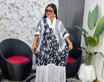 Caftano Boubou africano. Abito in crêpe con frange africane. Abito modesto