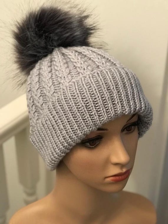 ai ferri circolari cappelli di lana per signora