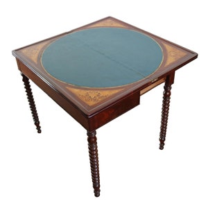 Table à cartes authentique en acajou français
