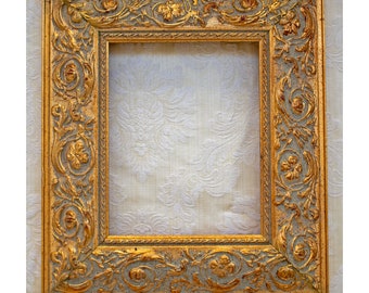 Elegant rectangular wooden frame for painting