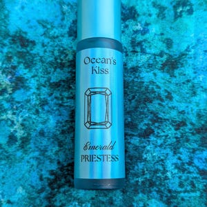 Ocean&#39;s Kiss Perfume: Artisan Marine Aquatic Driftwood Scent - 10 ML Rollerball