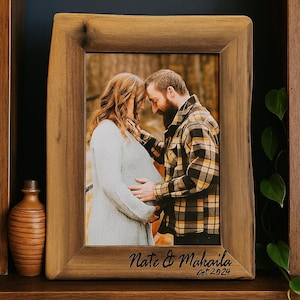 Personlig träram med live edge: Rustik graverad fotodisplay