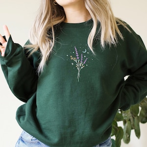 Flower Bunch Sweatshirt, Gardening Shirt, Cottagecore Clothing, Vintage Sweater, Light Academia, Nature Crewneck, Boho Clothing