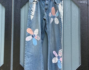 Vaqueros boyfriend reciclados con patchwork
