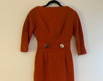 XXS | Early 60s orange tweed wool wiggle dress with fabulous brass accents - 25" waist