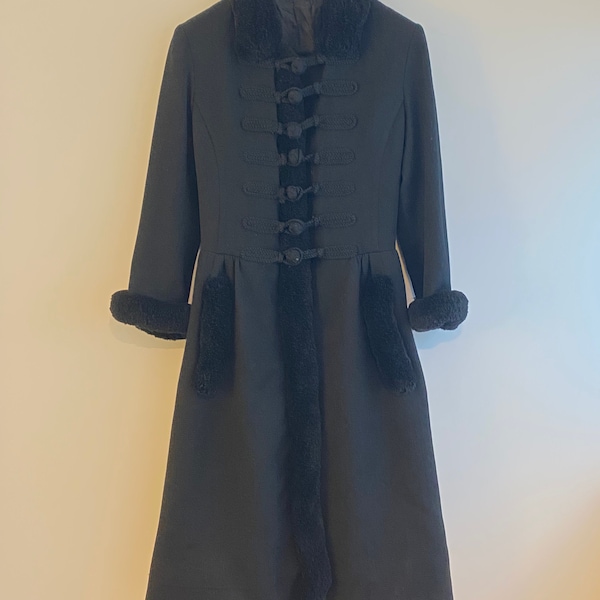 XS-S | Unique 60s-70s princess-cut coat with fab military details